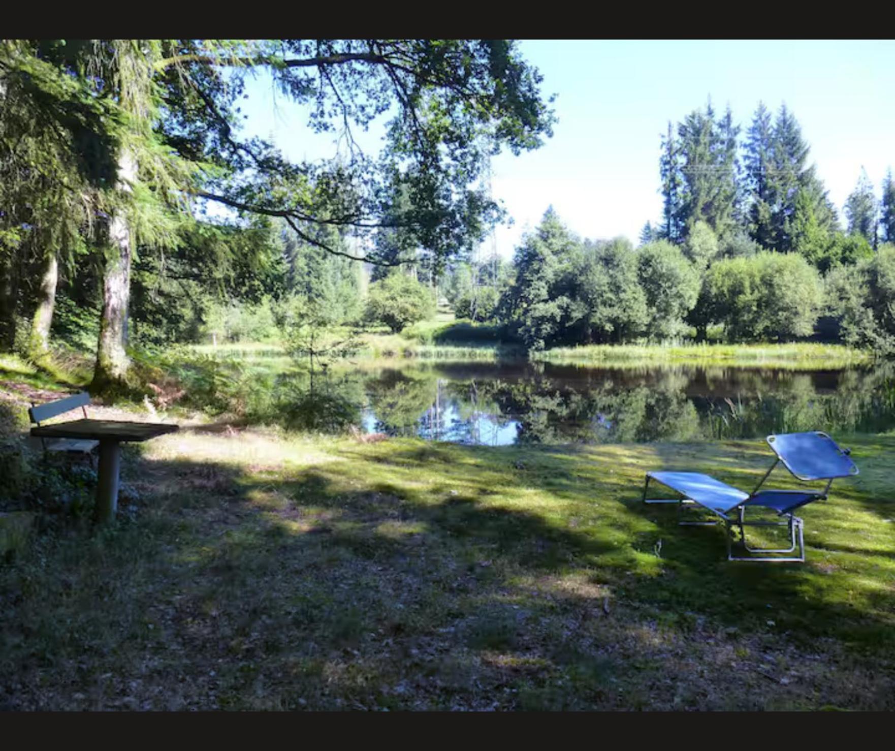 Cabane Limousine Au Bord D'Un Etang Bonnac-la-Côte Εξωτερικό φωτογραφία