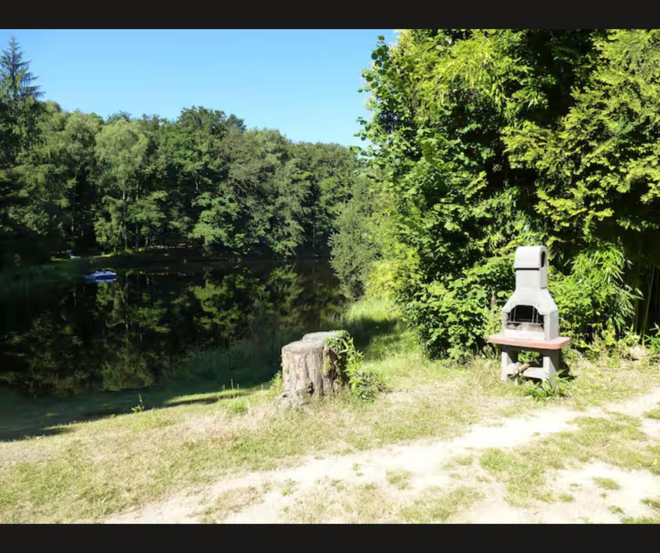 Cabane Limousine Au Bord D'Un Etang Bonnac-la-Côte Εξωτερικό φωτογραφία